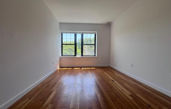 1 bed, 1 bath, 925 sqft, $4,350, Unit 1E