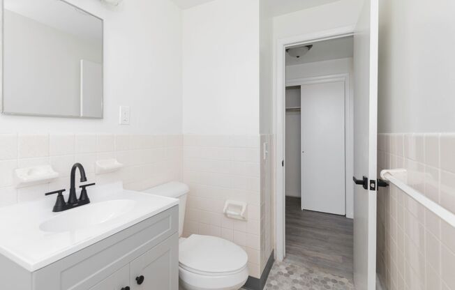 1 bed, 1 bath, 680 sqft, $1,050, Unit 135-6