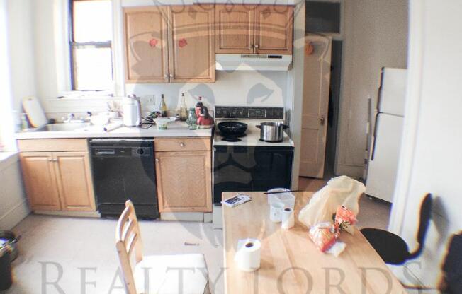 1422 COMMONWEALTH AVE