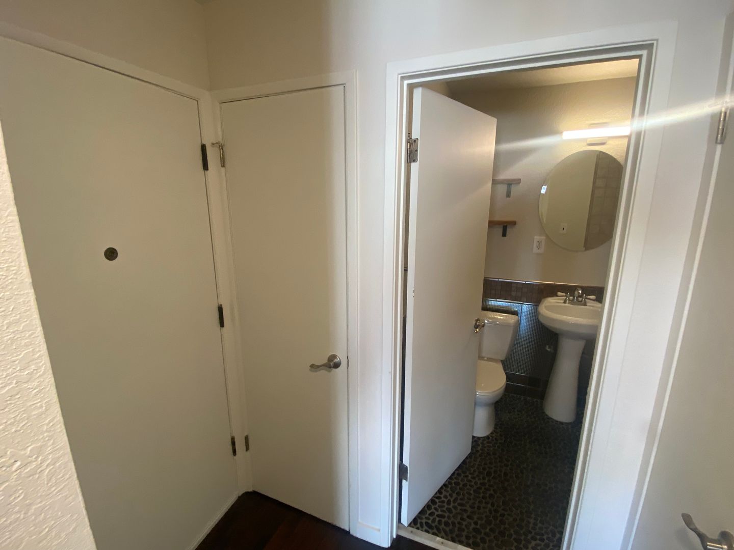 EPIC REA, INC.- Beautiful Noe Valley Remodeled 1 bed/ 1 bath with parking & laundry