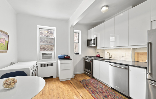 100 BENNETT AVE