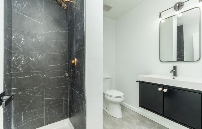 2 beds, 1.5 baths, 889 sqft, $1,675, Unit 8