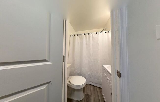 Studio, 1 bath, 295 sqft, $925, Unit B9