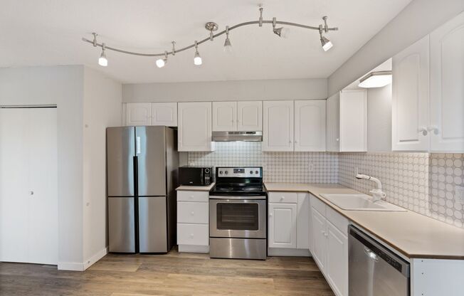 1 BD available in the serene SW Hills