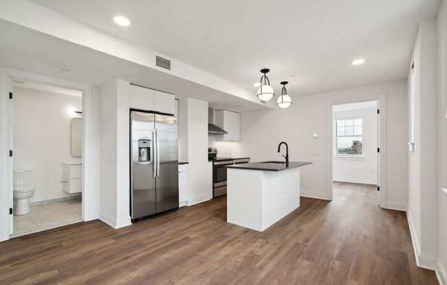 1 bed, 1 bath, 764 sqft, $3,030, Unit 905