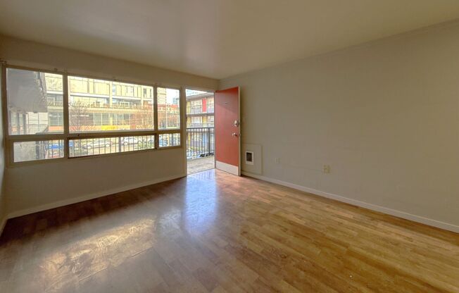 1 bed, 1 bath, 350 sqft, $1,195, Unit 211