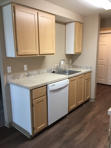 2 beds, 1 bath, 882 sqft, $1,675, Unit 206