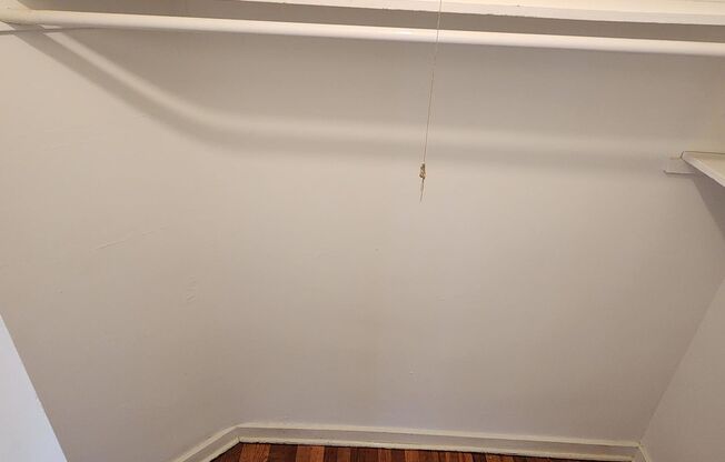2 beds, 1 bath, 897 sqft, $2,335, Unit G-20
