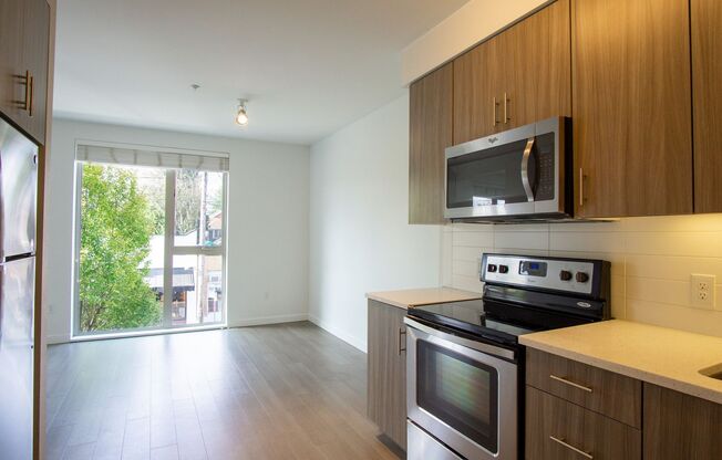 1 bed, 1 bath, $1,355, Unit 302