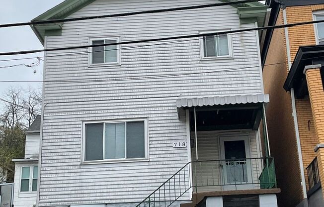 4 Bedroom 2 Bath in Mckees Rocks!