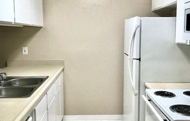 3 Bed 1.5 Bath Townhouse in Antioch -- COMING SOON !!!