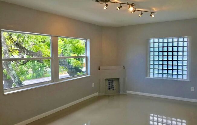 535 NE 68th Street #Upstairs