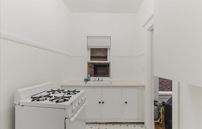 Studio, 1 bath, 332 sqft, $925, Unit 308