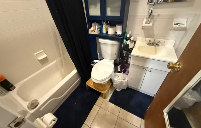 172 E 104 ST