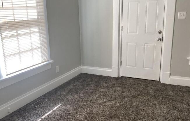 Cute 2 bedroom 1 bath