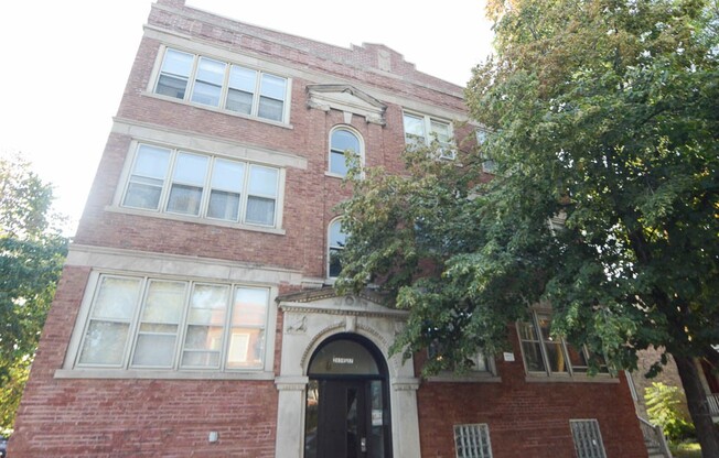 2657 Saint Louis