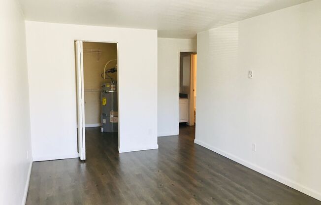 2 beds, 1.5 baths, 950 sqft, $2,275, Unit 141