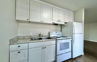 2 beds, 1 bath, 700 sqft, $1,775, Unit 11