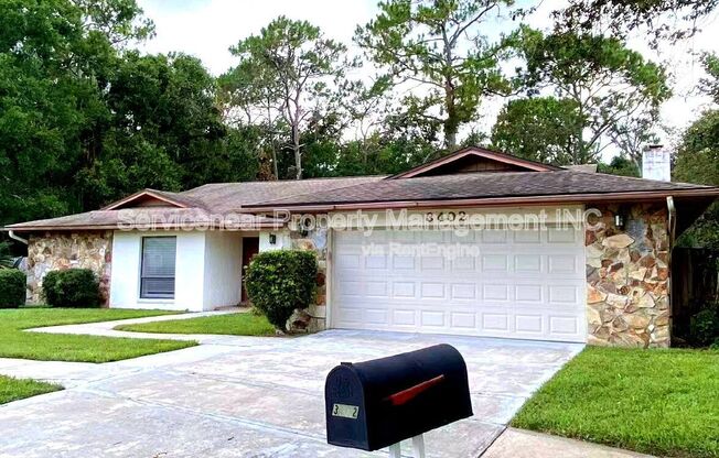 3402 COUNTRY WOODS CT