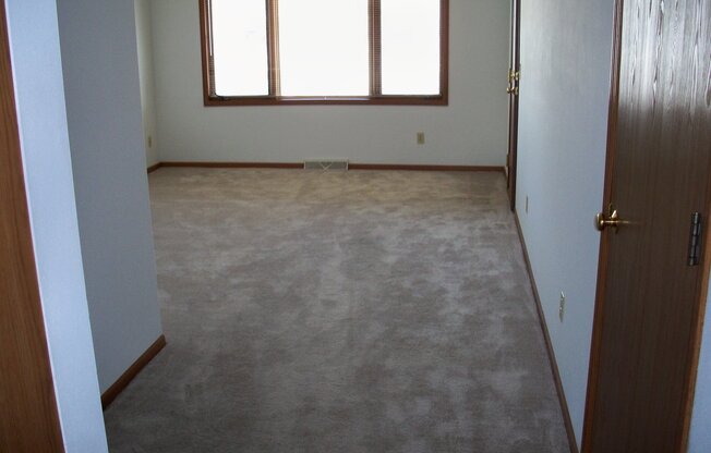 2051 Cliff Alex Ct S