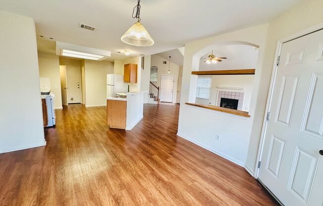 Spacious 3 Bedroom, Huge shade trees!