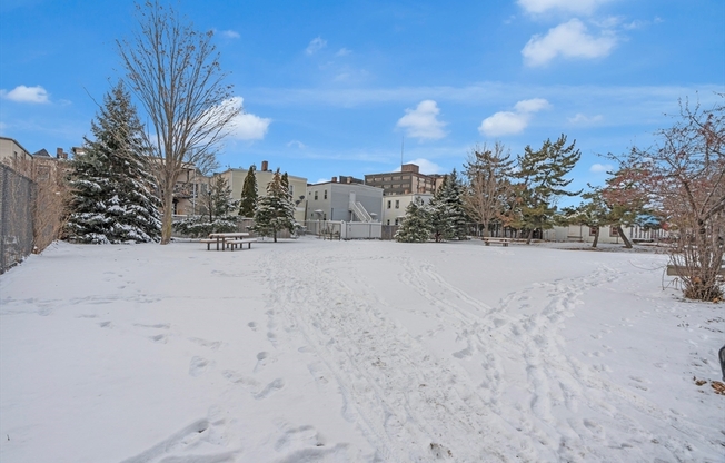 3 beds, 2 baths, 1,391 sqft, $5,500, Unit PH702