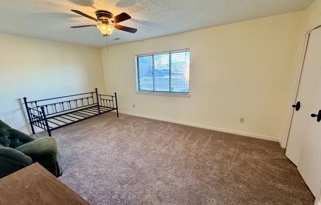 1 bed, 1 bath, $1,000, Unit # 320