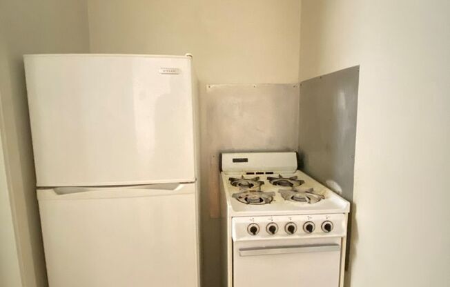 Studio, 1 bath, 300 sqft, $1,095, Unit 5959-404