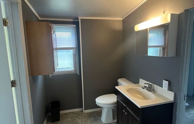 2 beds, 1 bath, $1,700