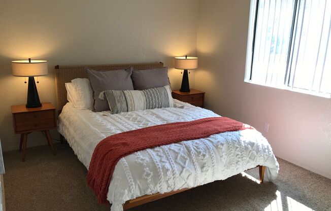 2 beds, 1 bath, 700 sqft, $1,125, Unit 12143