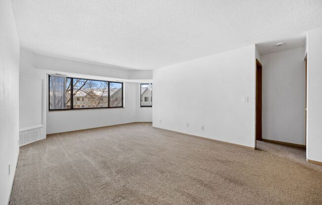 2 beds, 2 baths, 1,059 sqft, $1,525, Unit 1501-302