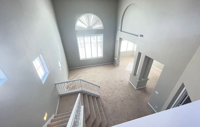 3 beds, 2.5 baths, $3,300