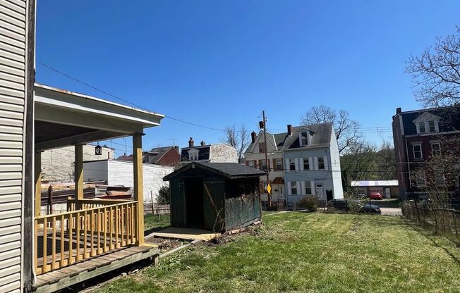 Newly Renovated 3 Bedroom, 1 Bathroom in Spring Hill- Central Air and Brand New Kitchen!!
