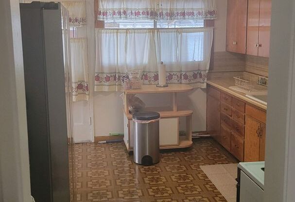 1 bed, 1 bath, $1,295