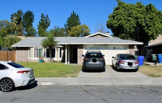 Charming 3BR House in Colton