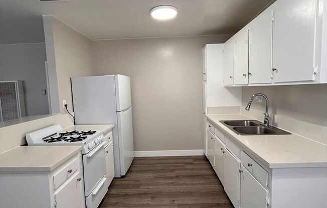 1 bed, 1 bath, 750 sqft, $1,775, Unit 12