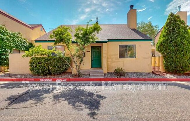 1515 LA CHARLES DR NE