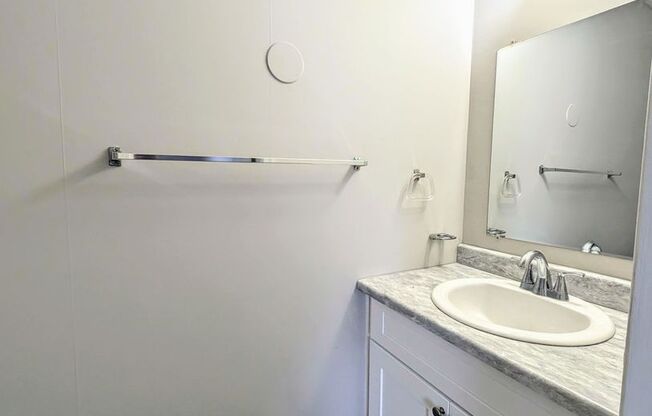 2 beds, 1.5 baths, $1,350, Unit C