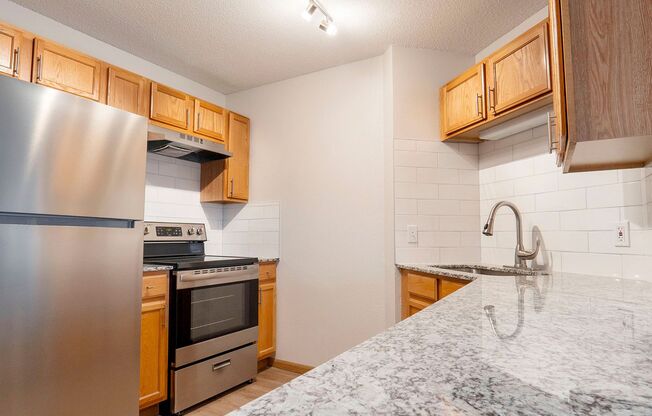 1 bed, 1 bath, 693 sqft, $1,400, Unit 99-210