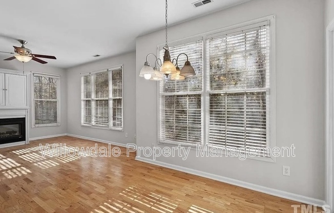 3313 KUDROW LN