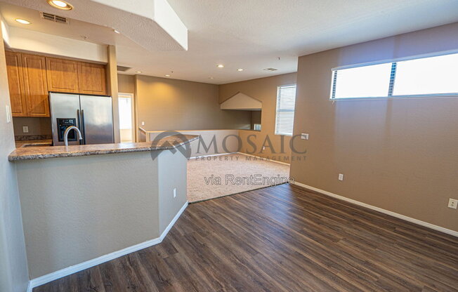 705 W QUEEN CREEK Road