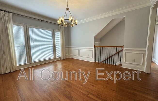 871 LENOX CT NE