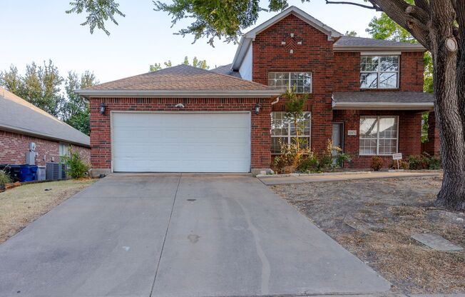 Elegant home with wooden floors, Ceramic tiles. Solar Panels will reduce your monthly electricity bill to extremely lower value