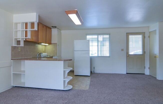 1 bed, 1 bath, $1,050, Unit 751