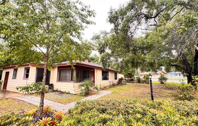 Available June 30! 2BR/1BA beautiful house in Orlando!