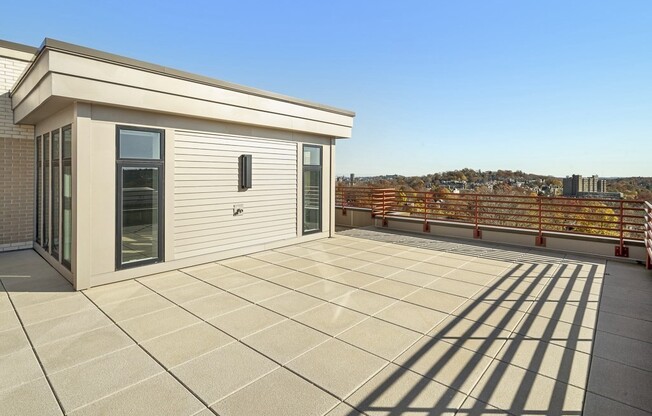 3 beds, 2 baths, 1,440 sqft, $6,300, Unit 606