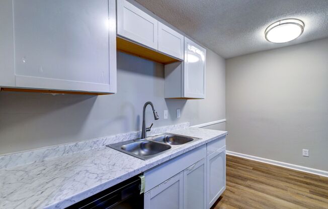 2 beds, 1 bath, 850 sqft, $1,195, Unit 1H