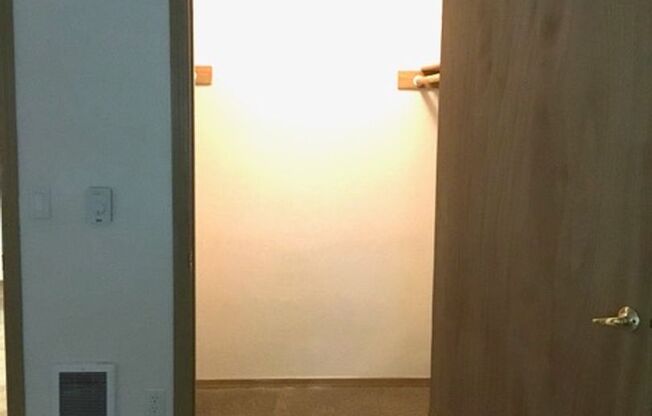 1 bed, 1 bath, 547 sqft, $1,250, Unit 31