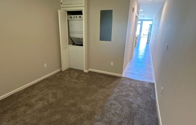 Studio, 1 bath, 500 sqft, $995, Unit 07