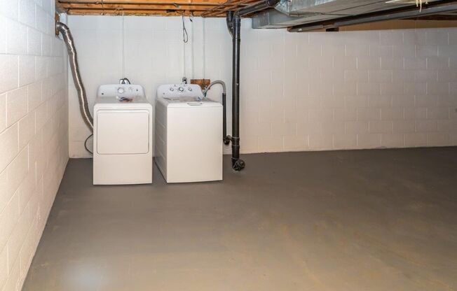 2 beds, 1.5 baths, 1,100 sqft, $1,355, Unit 40-1740